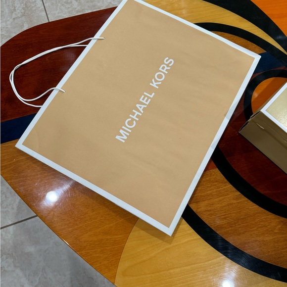 Michael Kors - Picture 10 of 10